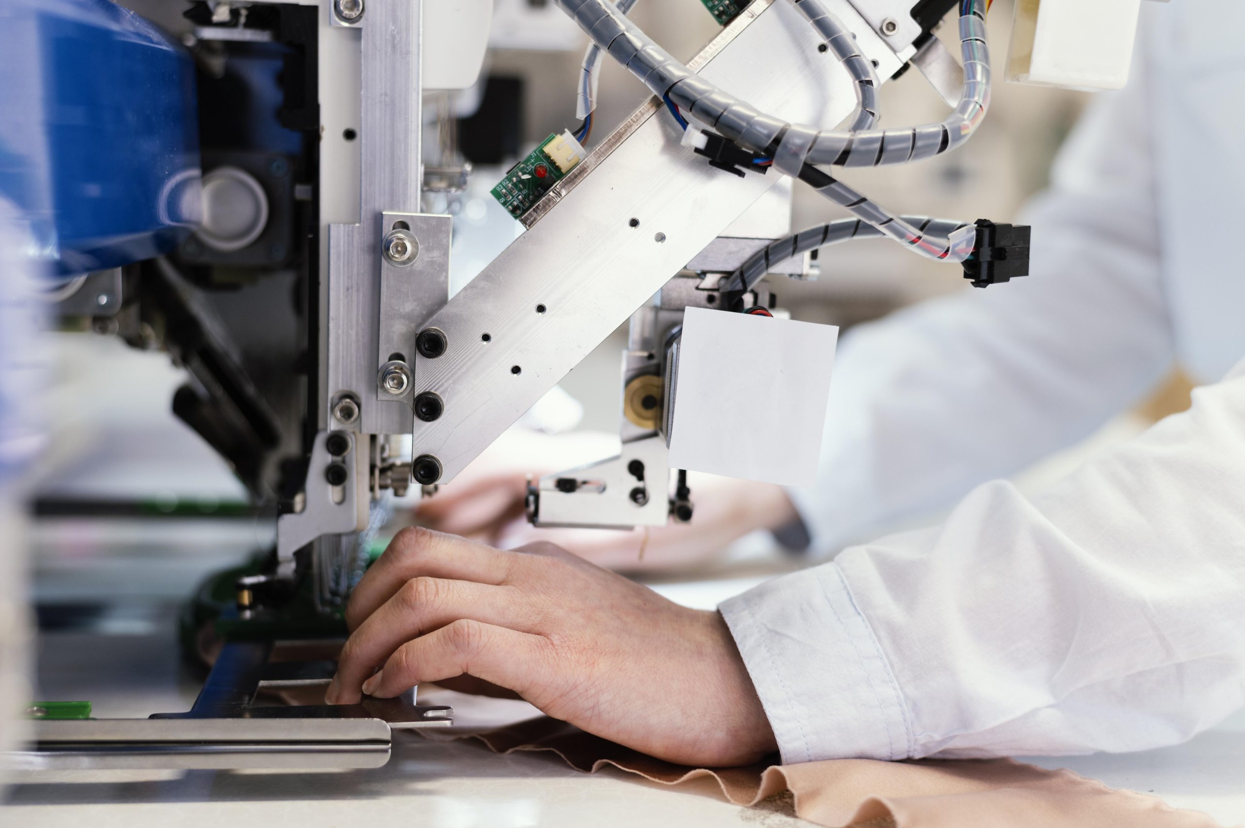 Leia mais sobre o artigo Automação Industrial na Dublagem Têxtil: Unindo Tecnologia e Toque Humano